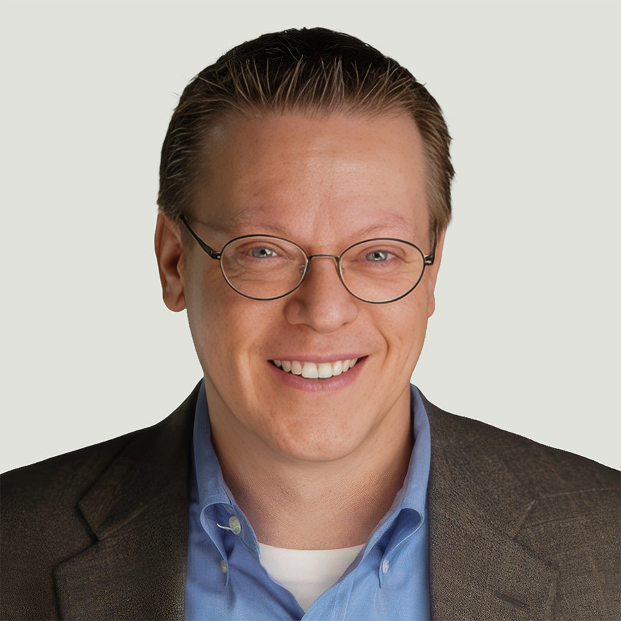 Headshot R1 Howard Hinton Director, Customer Success